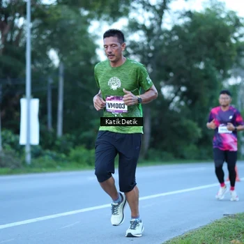 Runner Photo 9063676