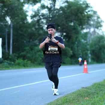 Runner Photo 9063697