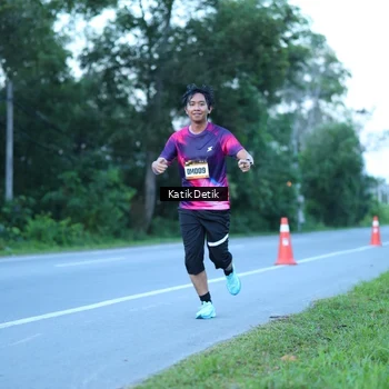 Runner Photo 9063705