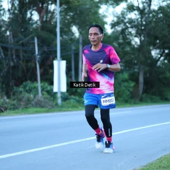 Runner Photo 9063713
