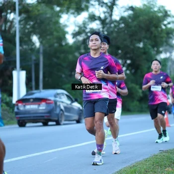 Runner Photo 9063715