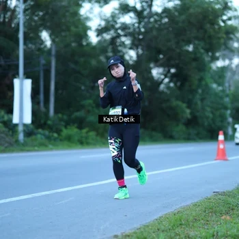 Runner Photo 9063738