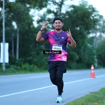 Runner Photo 9063746