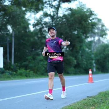Runner Photo 9063748