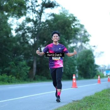 Runner Photo 9063756