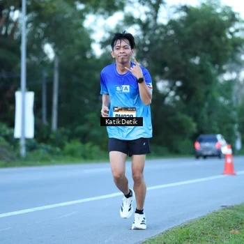 Runner Photo 9063774