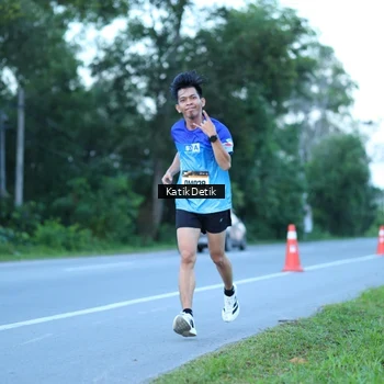 Runner Photo 9063776