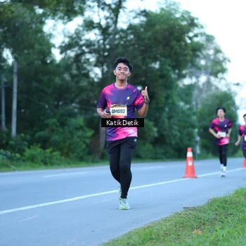 Runner Photo 9063782