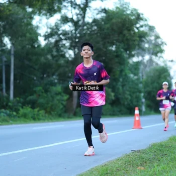 Runner Photo 9063797