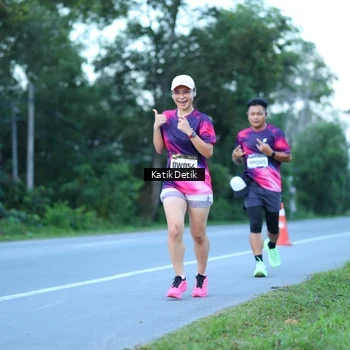 Runner Photo 9063800
