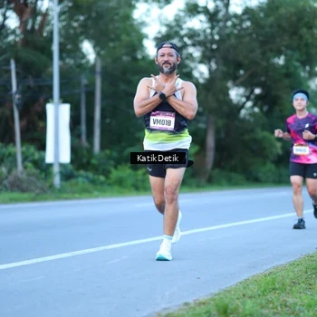 Runner Photo 9063838