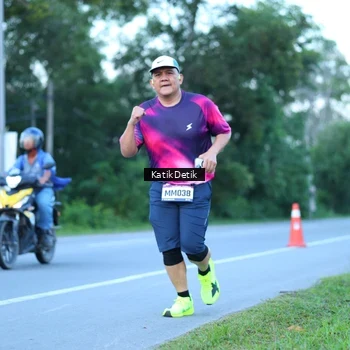 Runner Photo 9063873