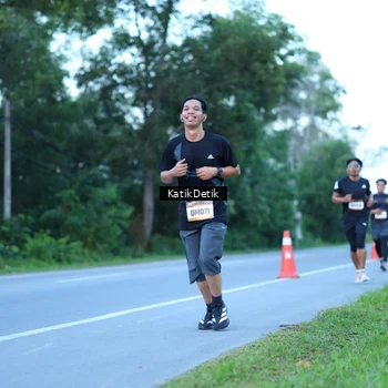 Runner Photo 9063925