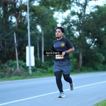 Runner Photo 9063926