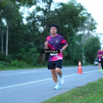 Runner Photo 9063945