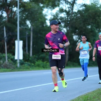 Runner Photo 9063949