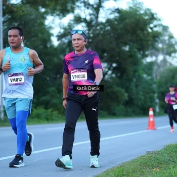 Runner Photo 9063962
