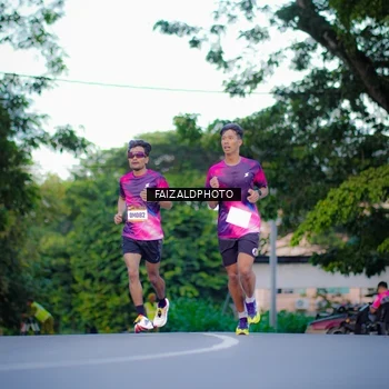 Runner Photo 9069596