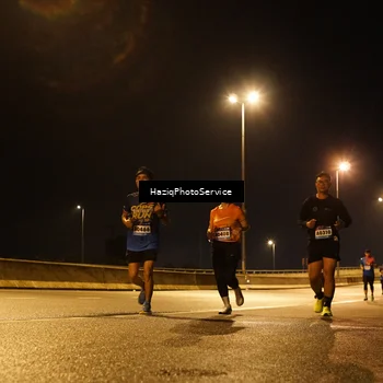 Runner Photo 9075087