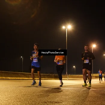 Runner Photo 9075100