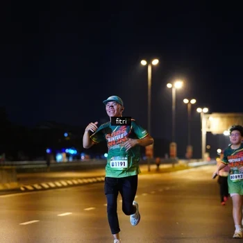 Runner Photo 9077876