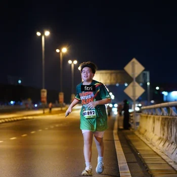 Runner Photo 9077918