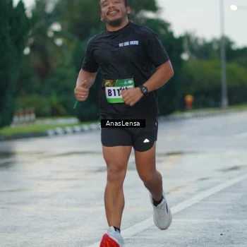 Runner Photo 9078373