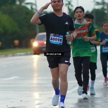 Runner Photo 9078910