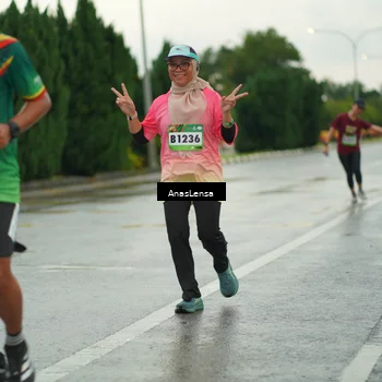 Runner Photo 9092202