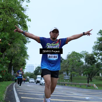 Runner Photo 9100027
