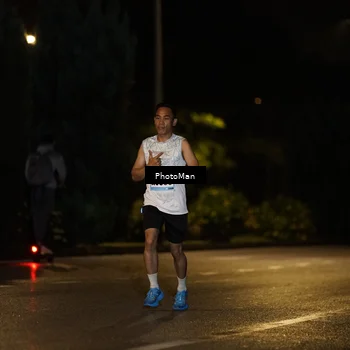 Runner Photo 9105059