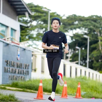 Runner Photo 9105200