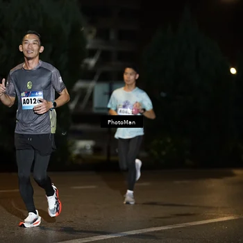 Runner Photo 9106215