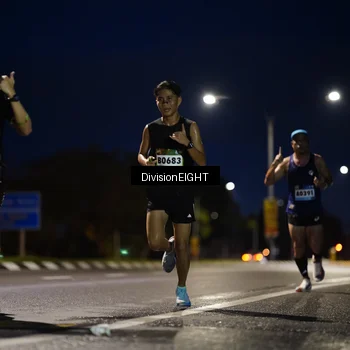 Runner Photo 9110001