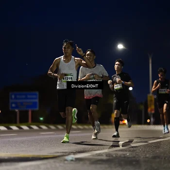 Runner Photo 9110483