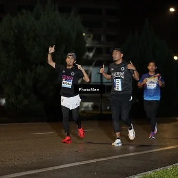 Runner Photo 9110740