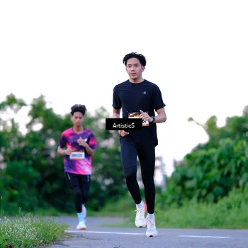 Runner Photo 9112688