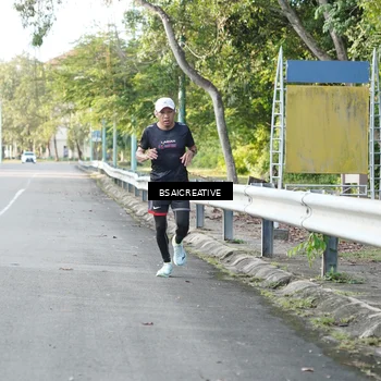 Runner Photo 9116551