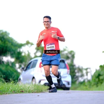 Runner Photo 9121002