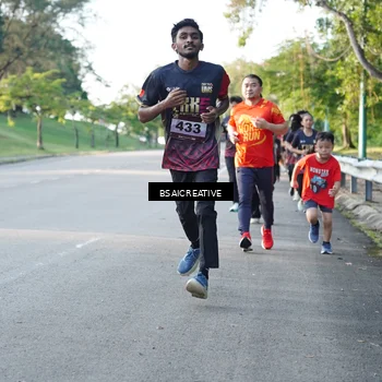 Runner Photo 9121067
