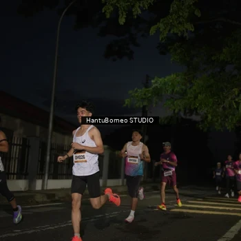 Runner Photo 9124512