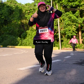 Runner Photo 9141083