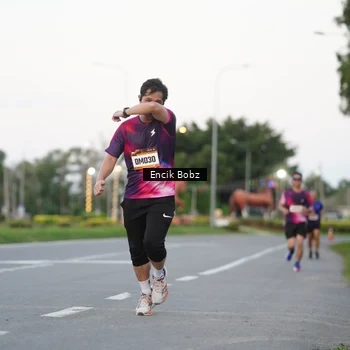 Runner Photo 9142682
