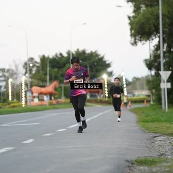 Runner Photo 9143378