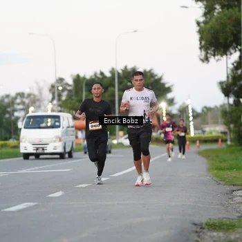 Runner Photo 9143416