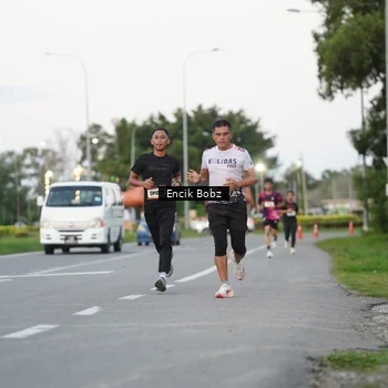 Runner Photo 9143451