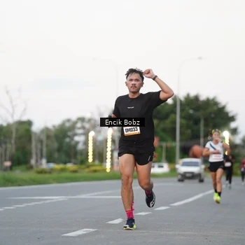 Runner Photo 9143501