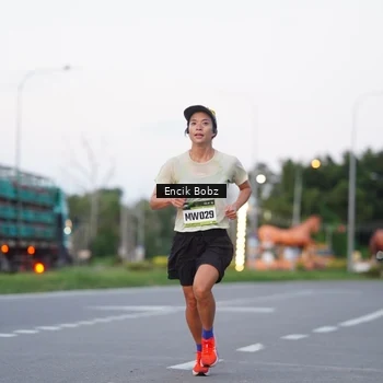 Runner Photo 9143807