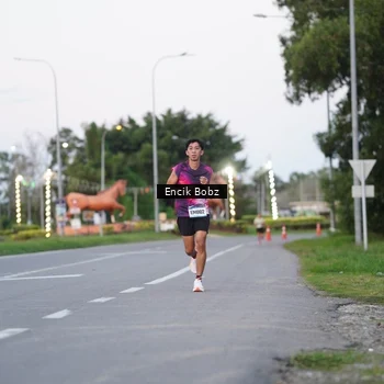 Runner Photo 9143846