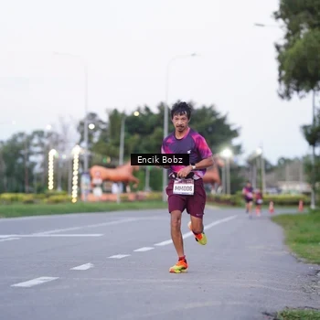 Runner Photo 9143912